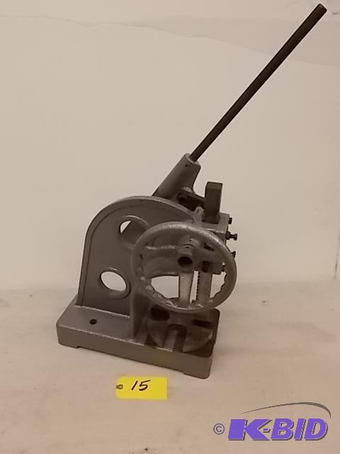 lot 15 image: 2 Ton Ratcheting Arbor Press, New...