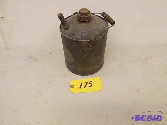 lot 175 image: Vintage 1 Gallon Can...