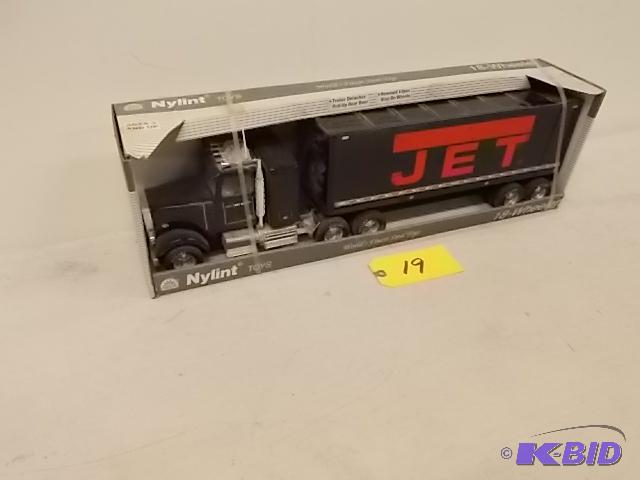 lot 19 image: Nylint &quotJet" 18 Wheeler...