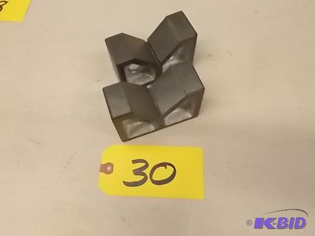 lot 30 image: V-Block Set, 4 x 2 12...