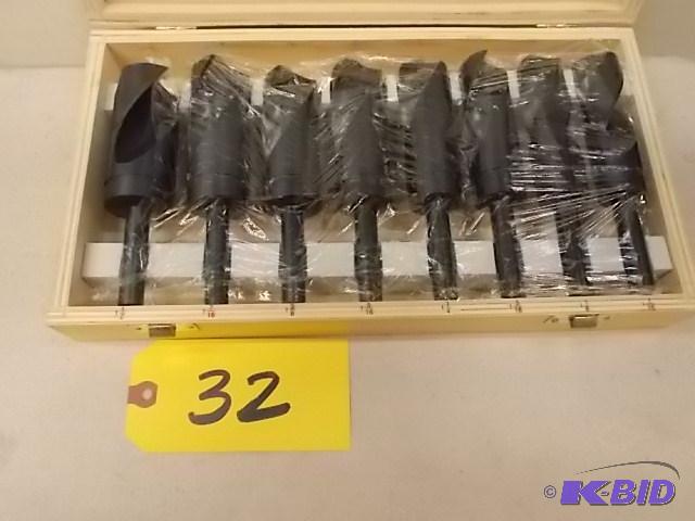 lot 32 image: 8 pc. HSS Drill Bit Set, 1 116 -1 12, New...