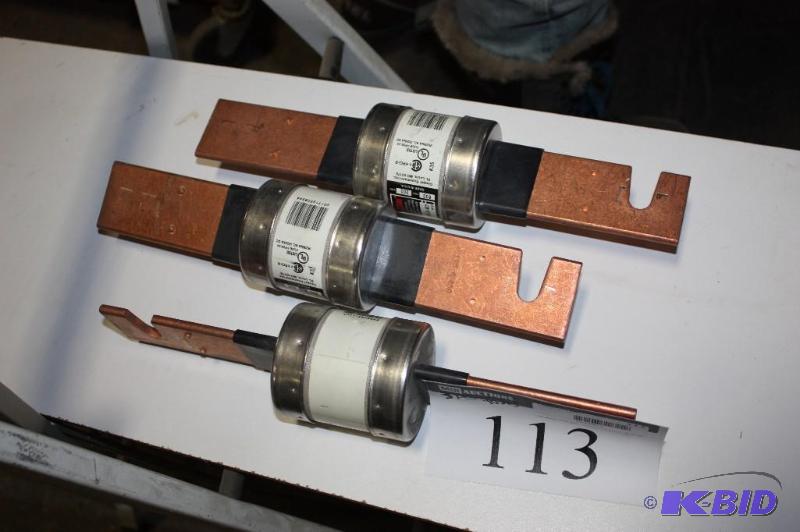 lot 113 image: (3) Bussmann Fusetron Dual-Element Time-Delay Fuse Current Limiting 600 VAC 300 VDC.