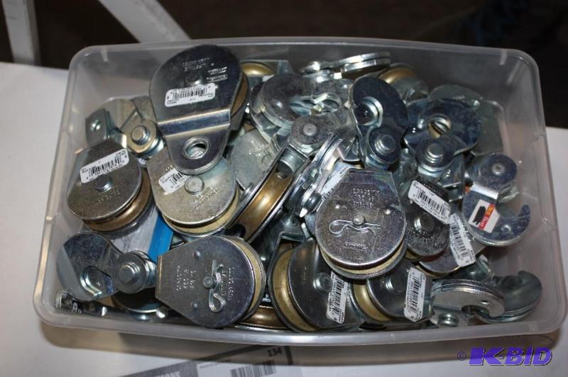 lot 134 image: Container Lot of Pulleys wHanging Hooks Brass Pulleys Metal Hook Hangers 1 12 & 2.
