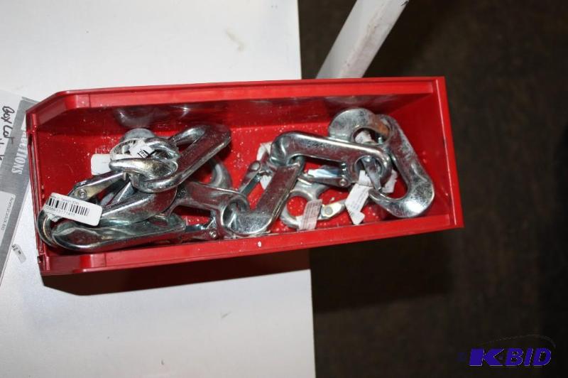 lot 137 image: Container Lot of Locking Hooks Metal Hooks wOpen End & Claspsing End Links Together.