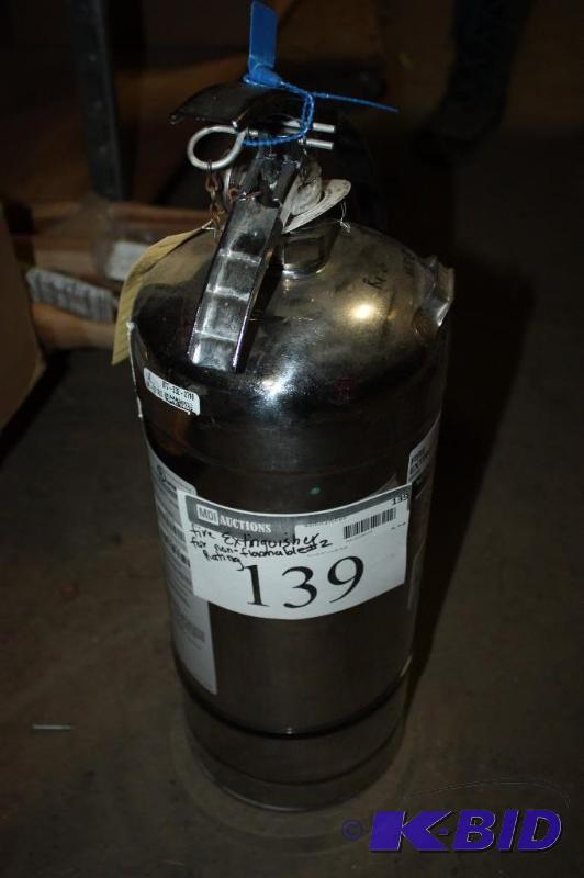 lot 139 image: Fire Extinguisher For Non-Flmmable #2 Rating Nardini Fire Equp. Co. Tested 2014.