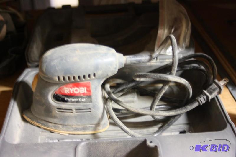 lot 162 image: Ryobi Corner Cat Sander CFS1500 5.5 IN no 12000min 120V .8A 60HZ With Cord.