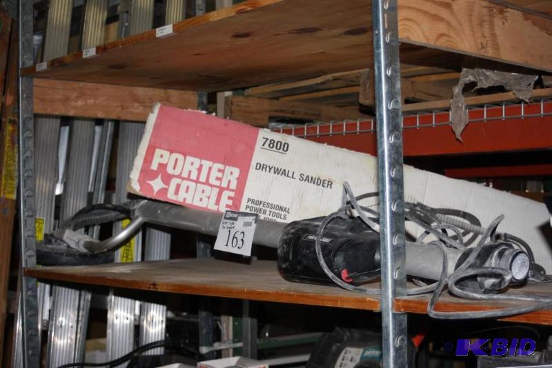 lot 163 image: Porter Cable Dry-Wall Sander Disc Sander 7800 Model Professional Strength Includes Vaccuum Attach
