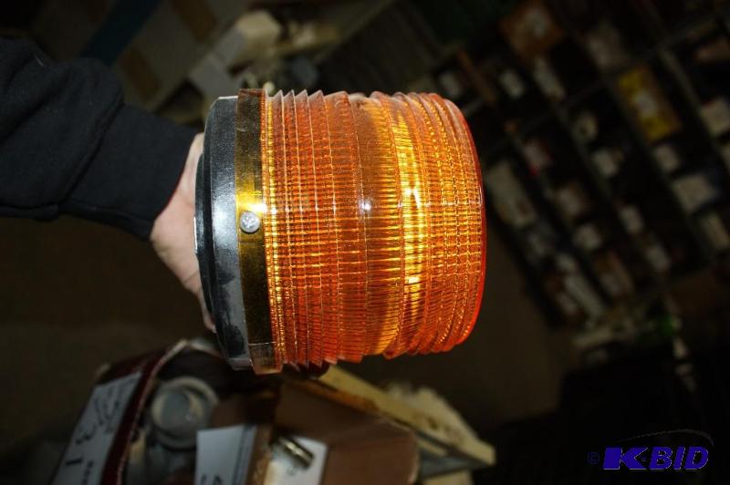 lot 50 image: 141ST Electraflash Strobe Warning Light