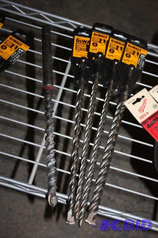 lot 74 image: (5) Hammer Bit Set Including DeWalt Rock Carbide SDS Plus 38 12 58 And More.