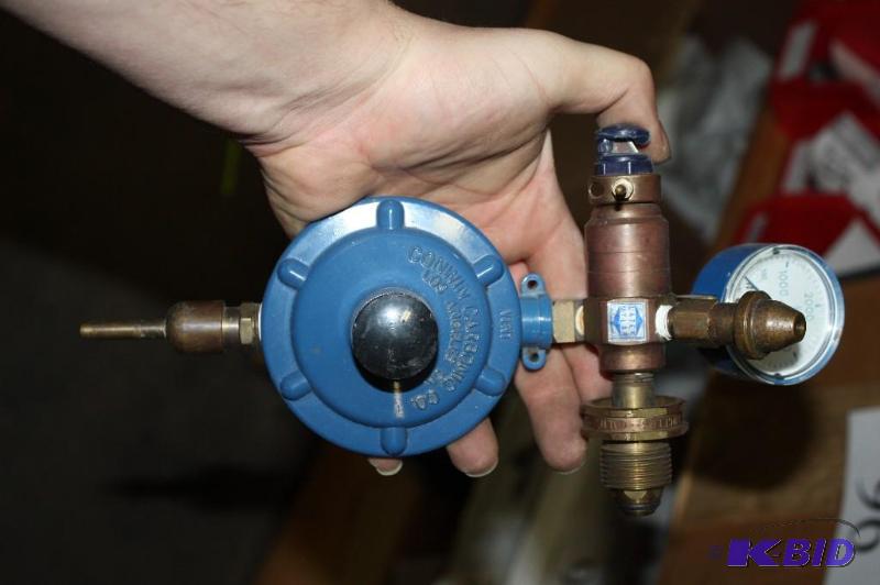 lot 86 image: (3) Pressure Gauges Conwin Carbonic Co. Brand.
