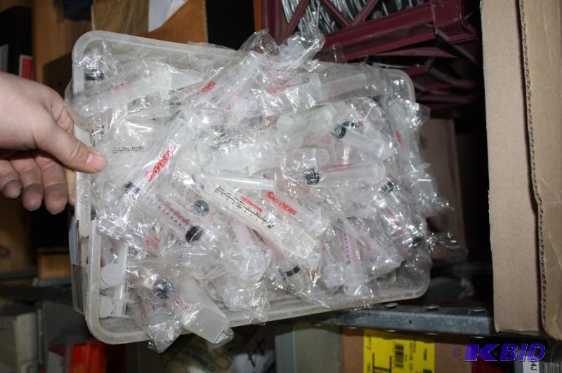 lot 89 image: Bin Lot of Plastic Snyders Brand Syringes wMeasuring Sides New In Bag.