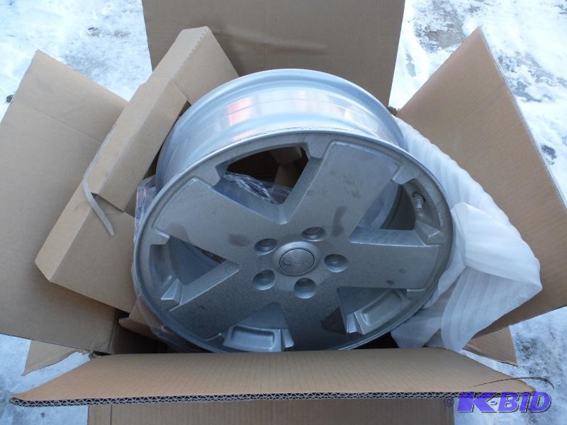 lot 10 image: Jeep Aluminum Wheels ATX series All Terrain&...