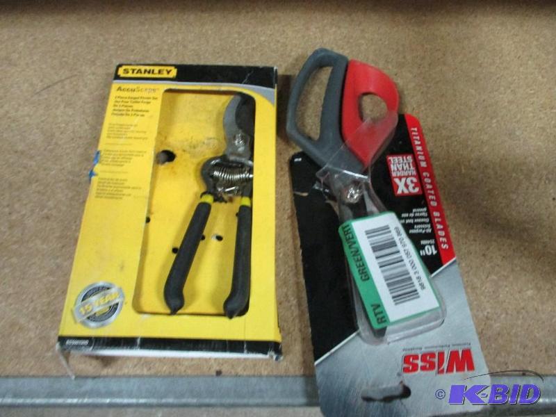 lot 20 image: 2 pruners...