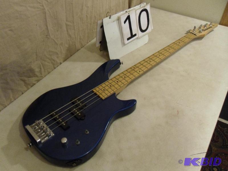 lot 10 image: Ibanez&nbspTRB80 Bass Guitar. Missing 2 knob...