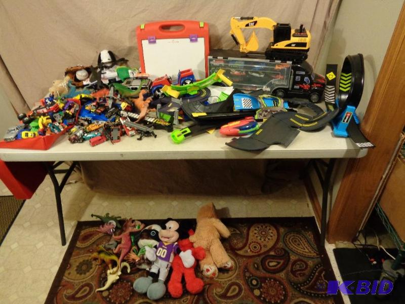 lot 138 image: Large lot of toys. Matchbox cars with double ...