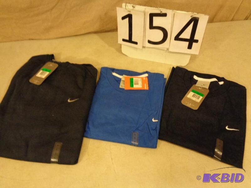 lot 154 image: Mens NEW Nike Athletic Wear. 2 XL Tshirts and...
