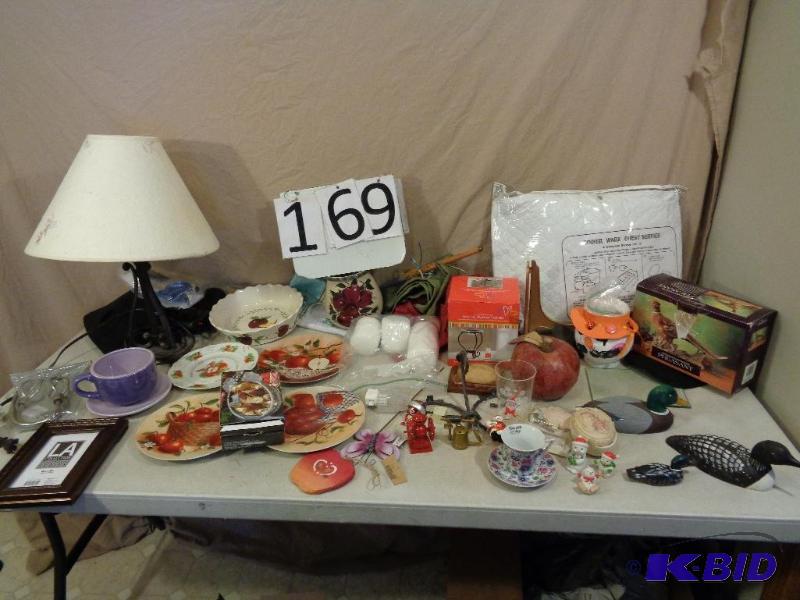 lot 169 image: Lot of Assorted Household and Decor. Loon (ma...