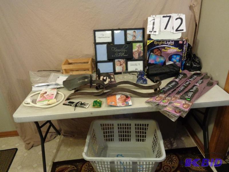 lot 172 image: Lot of Home Decor and More. New Hair, Nice Me...