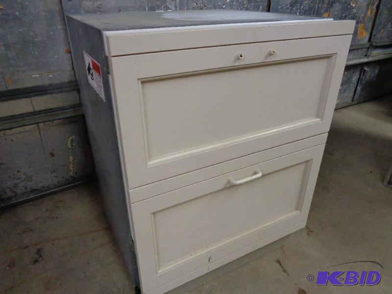 lot 1C image: Sub Zero 700BF&nbspUnder Counter  Built In&...