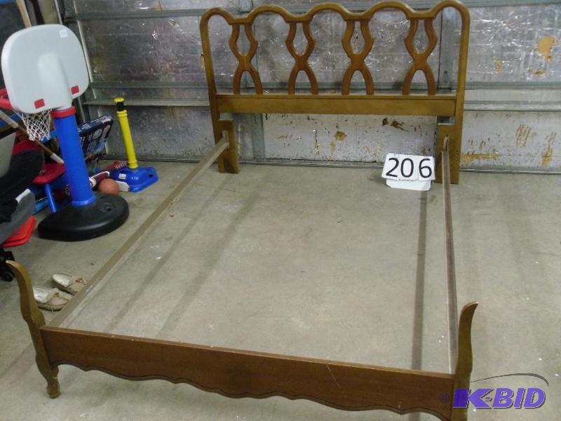 lot 206 image: Full Size Wood Headboard, Footboard, and Rail...