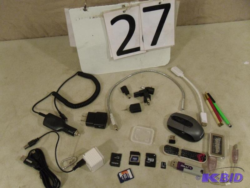 lot 27 image: Magic Jack, Stylis Pen, USB Light, Memory Car...