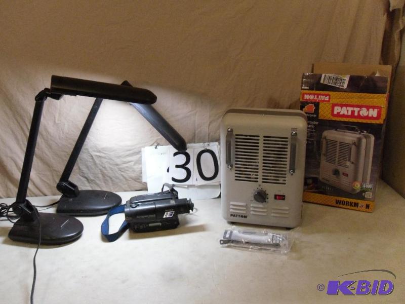 lot 30 image: New Patton Space Heater with Box and Manual (...