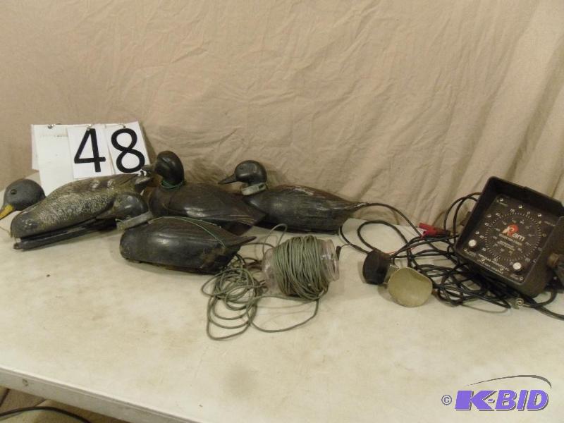 lot 48 image: Ram Deluxe Fish Finder (untested), 4 Assorted...
