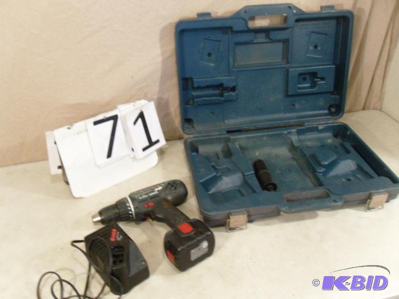 lot 71 image: Bosch 12V Drill Driver with Charger and Case....