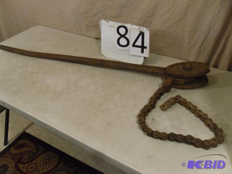 lot 84 image: Chain Style Pipe Wrench. Handle measures appr...