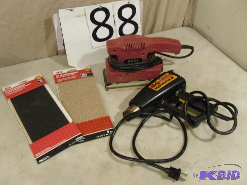 lot 88 image: Tool Shop 13 Sheet Sander with Extra Sand Pa...