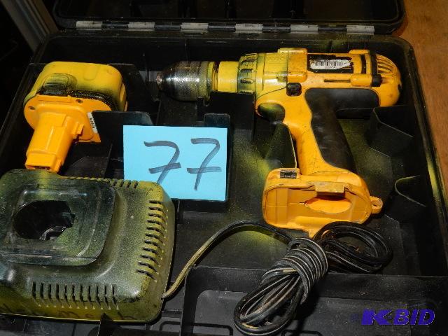Dewalt  12 V 12 in Cordless drill