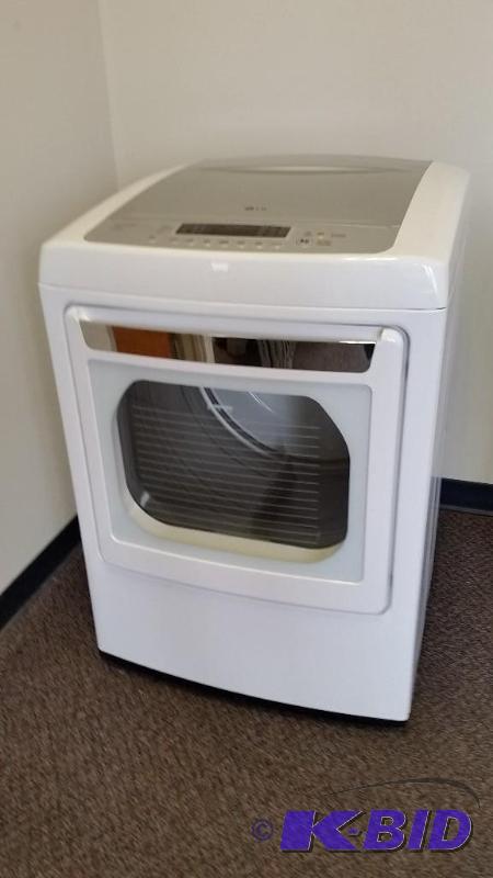 LG Electronics 7.3 cu. ft. Electric Dryer with Steam.  White.  Scratch an Dent.