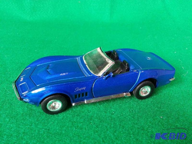 lot 100 image: 1969 Chevrolet Chevy Corvette Blue Convertible 132 Scale