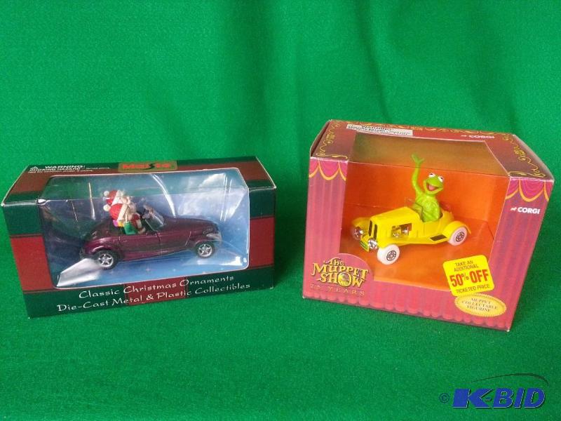 lot 124 image: Lot of (2) Die-cast novelty automobiles  Cor...
