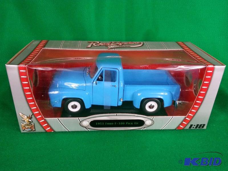 lot 13 image: Road Signature 1953 Ford F-100 Pick Up 118 Scale