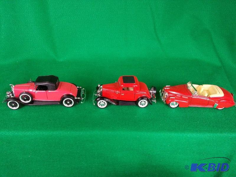 lot 148 image: Lot of (3) Die-cast Cars  1940 Series 62 1932...