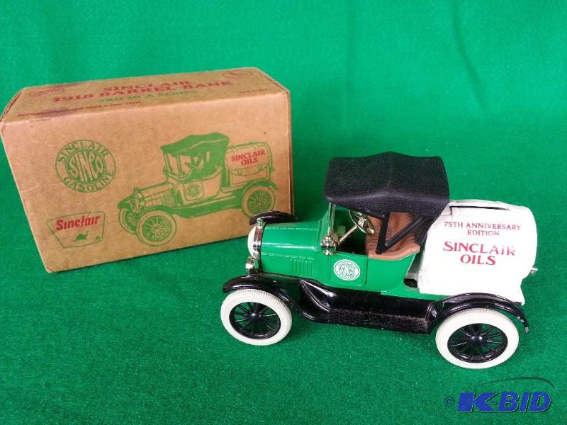 lot 173 image: Ertl &quotSinclair Oils" 75th Anniversa...