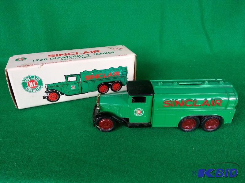 lot 174 image: Ertl &quotSinclair Oil" Advertising 193...
