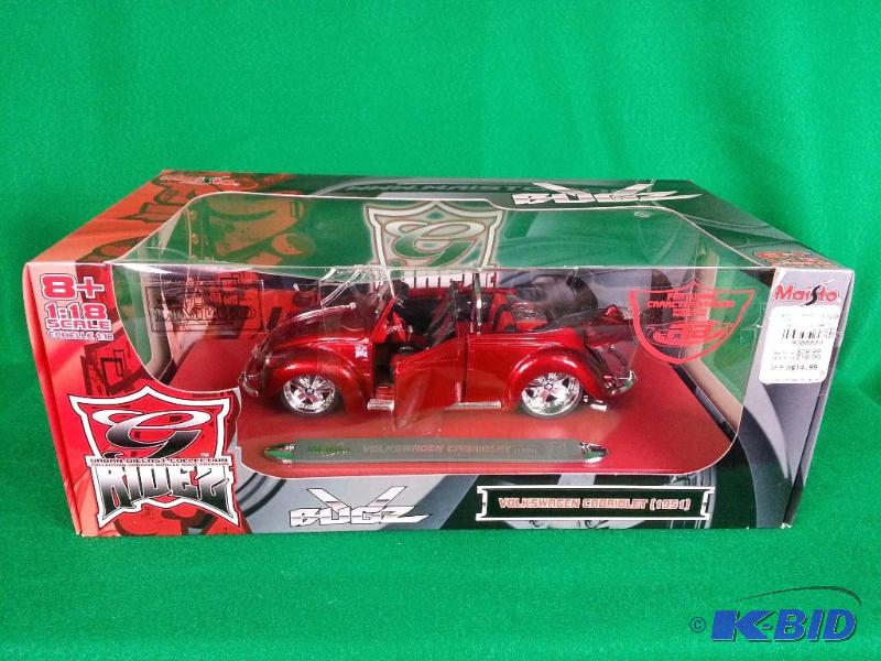 lot 19 image: Maisto 1951 Volkswagen Cabriolet 118 Scale
