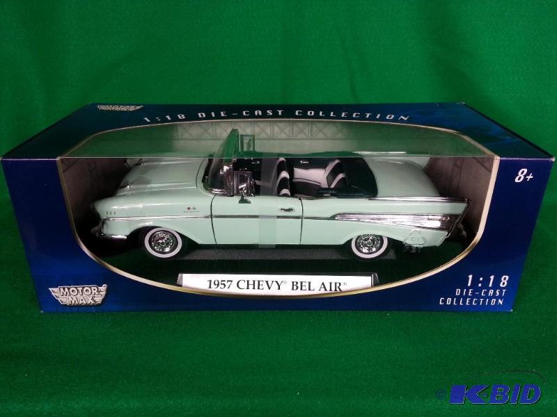 lot 39 image: Motor Max 1957 Chevy Bel Air 118 Scale