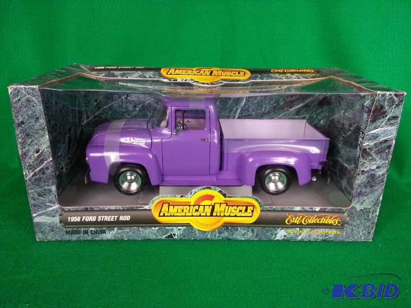 lot 40 image: Ertl 1956 Ford Street Rod 118 Scale