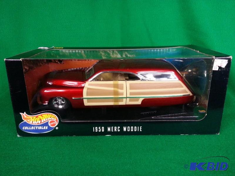 lot 42 image: Hotwheels 1950 Merc Woodie 118 Scale