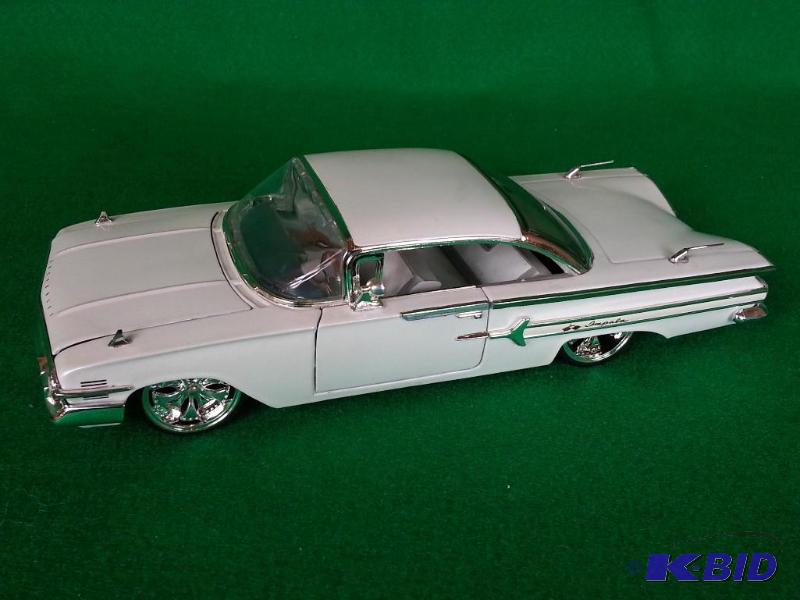lot 62 image: Jada 1960 Chevrolet Chevy Impala 124 Scale