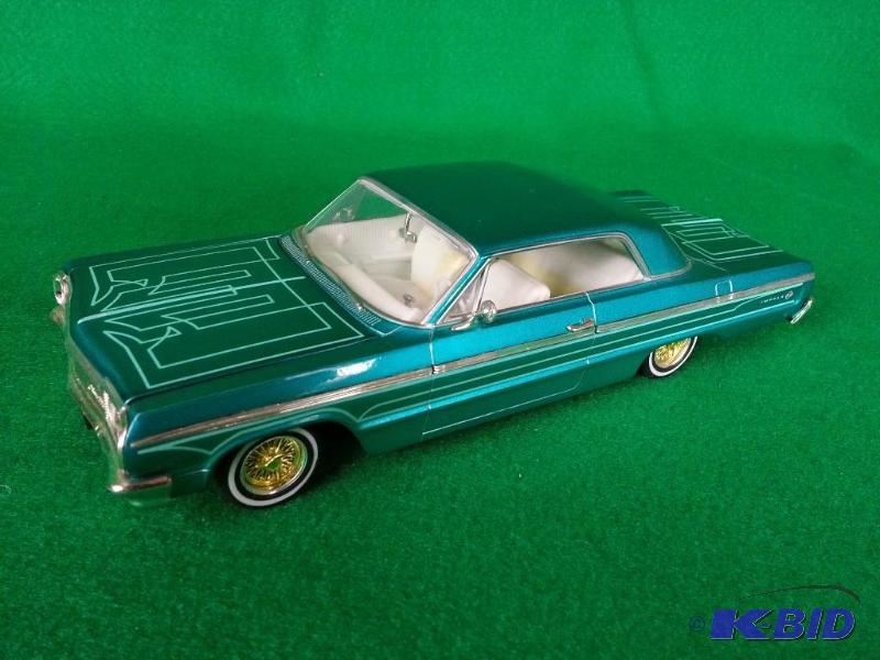 lot 65 image: Chevrolet Chevy Impala Lowrider 124 Scale