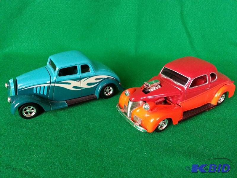 lot 76 image: Lot of (2) Racing Champions 1939 Chevrolet Chevy Coupe & 1933 Willys Coupe 124 Scale