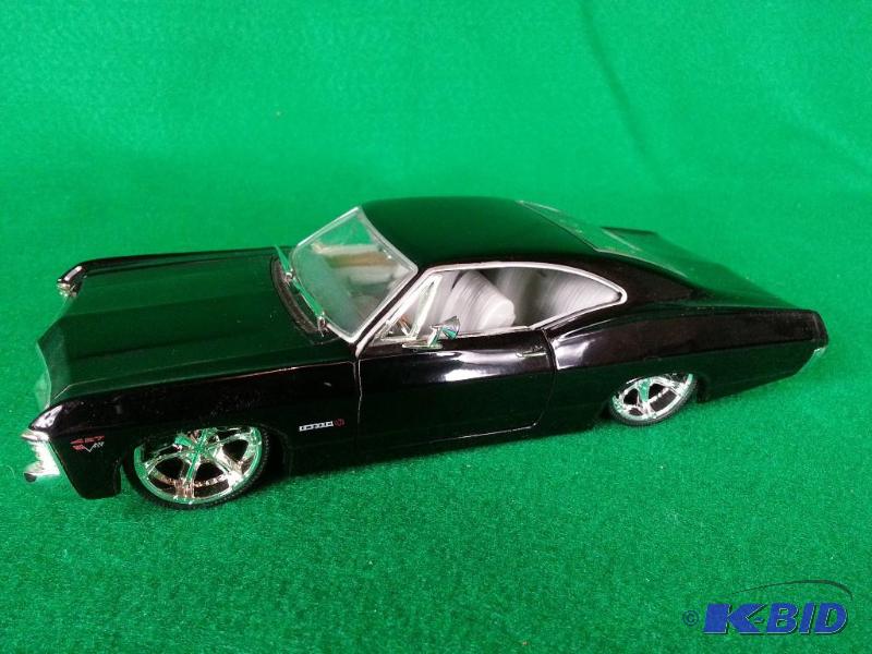 lot 77 image: Jada 1967 Chevrolet Chevy Impala SS 124 Scale
