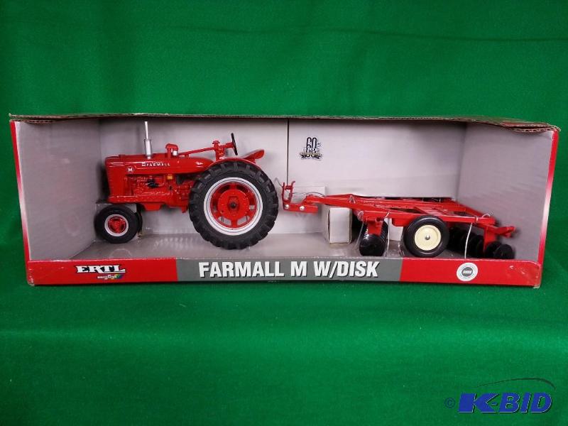 lot 1 image: Ertl Case McCormick Farmall M Tractor w Disc 116 Scale