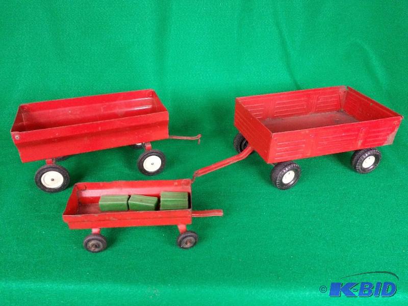 lot 31 image: Lot of (3) Vintage Tractor Wagons