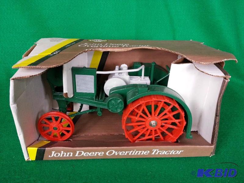 lot 41 image: Ertl John Deere Overtime Tractor 116 Scale
