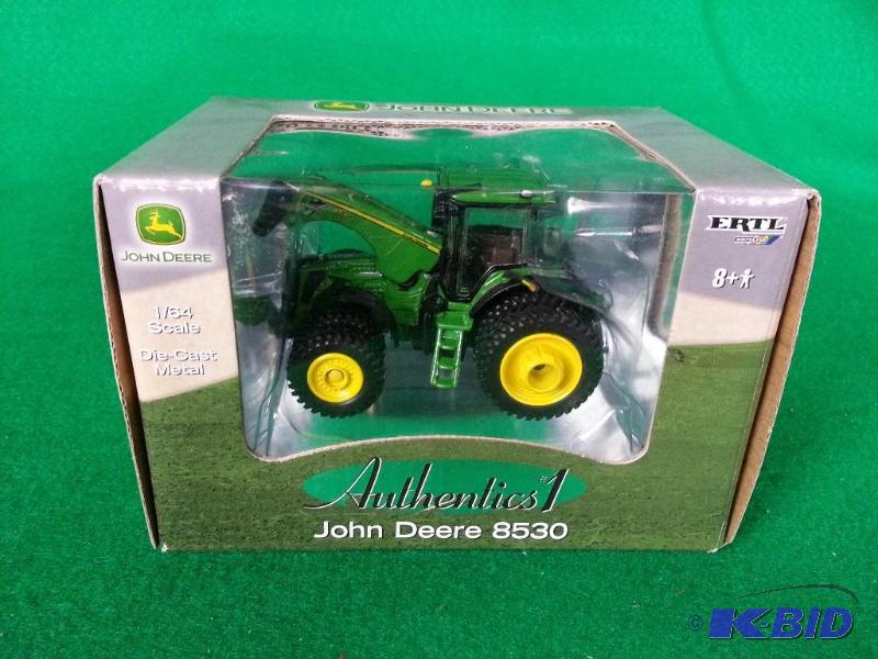 lot 47 image: Ertl John Deere 8530 Tractor 164 Scale